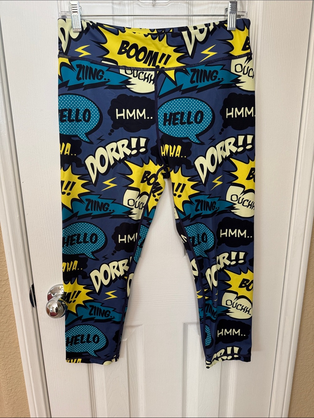 Constantly Varied Gear Comic-Print Leggings - Blue & Yellow